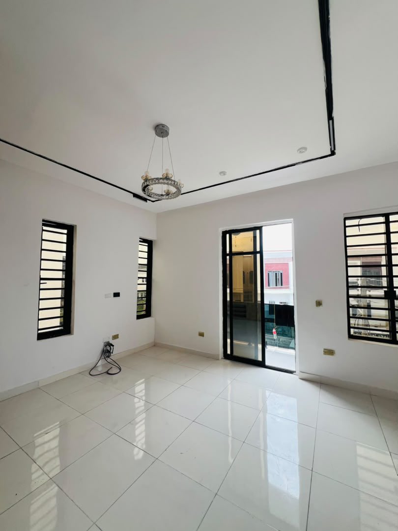 fleurdeselene_'s tweet photo. 4 BED&BQ || 220 MILLION || AJAH , LEKKI LAGOS
Features:
- All Rooms Ensuite
- Stamped Concrete Floor
- Water Heater
- Water Treatment
Location: Ajah , Lekki, Lagos Nigeria
Title: Governor consent & Building approval
For more info:+2348070810230
#invest #investors #fypシ゚viral https://t.co/HR6RyK4JSr