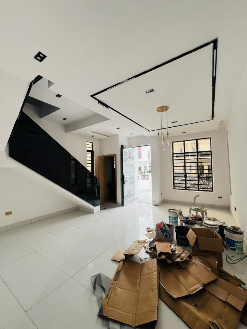 fleurdeselene_'s tweet photo. 4 BED&BQ || 220 MILLION || AJAH , LEKKI LAGOS
Features:
- All Rooms Ensuite
- Stamped Concrete Floor
- Water Heater
- Water Treatment
Location: Ajah , Lekki, Lagos Nigeria
Title: Governor consent & Building approval
For more info:+2348070810230
#invest #investors #fypシ゚viral https://t.co/HR6RyK4JSr