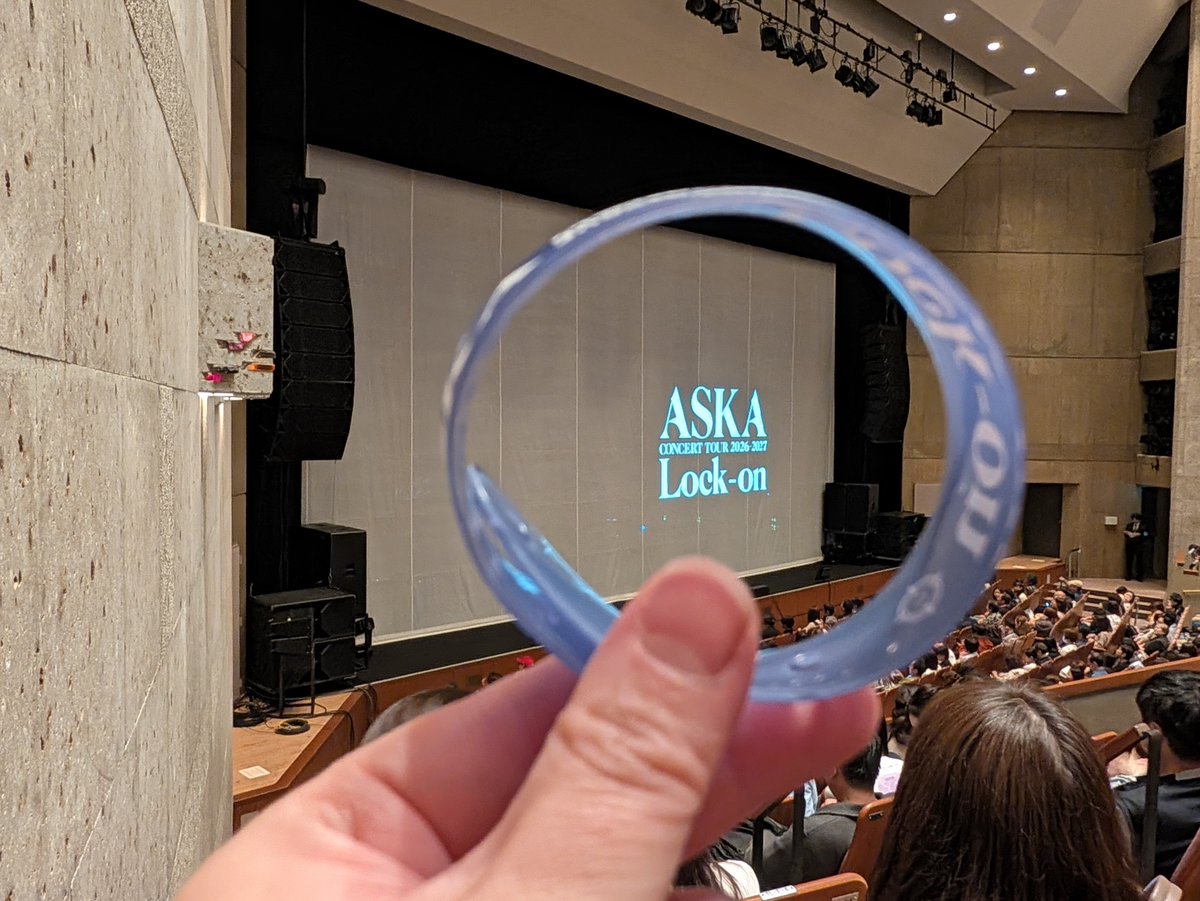 Fellows_atsuko's tweet photo. 本番２日目、宇都宮公演終了✨
初日から曲順、曲目少しずつ変更あるも、とにかく最初から最後までASKAさんの愛が溢れていた🌿
観客を喜ばせたい、満足させたい、でも譲れないものもある。葛藤しながら導き出したASKAさんの「答え」が詰まった、最高のステージだった👏
#ASKA
#ASKAロックオン
#宇都宮 https://t.co/ygw28hsLDC