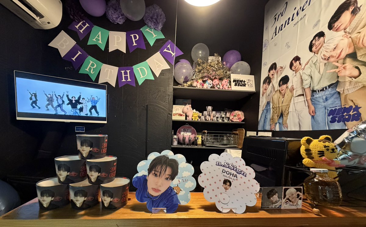 NEWSTAR_cafe's tweet photo. - ̗̀ 🎂HAPPY DOHA DAY🎂  ̖́ -

n.SSign ドハくんのセンイルカフェ 1日目
とっても楽しく終了しました💜✮⋆˙

明日も皆さまのご来店をお待ちしております𖤐 ̖́-

#nSSign #DOHA #도하 https://t.co/TlFRHscy3p