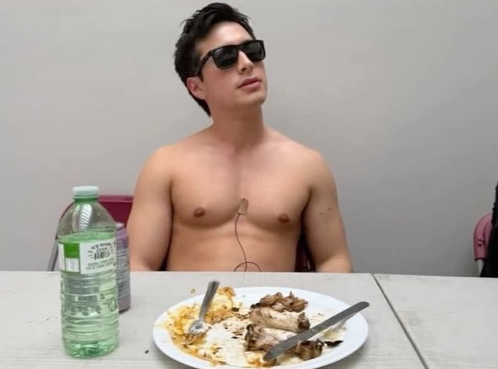hudsonsshanes's tweet photo. refocusing on hudtits https://t.co/Y5goF8opGP