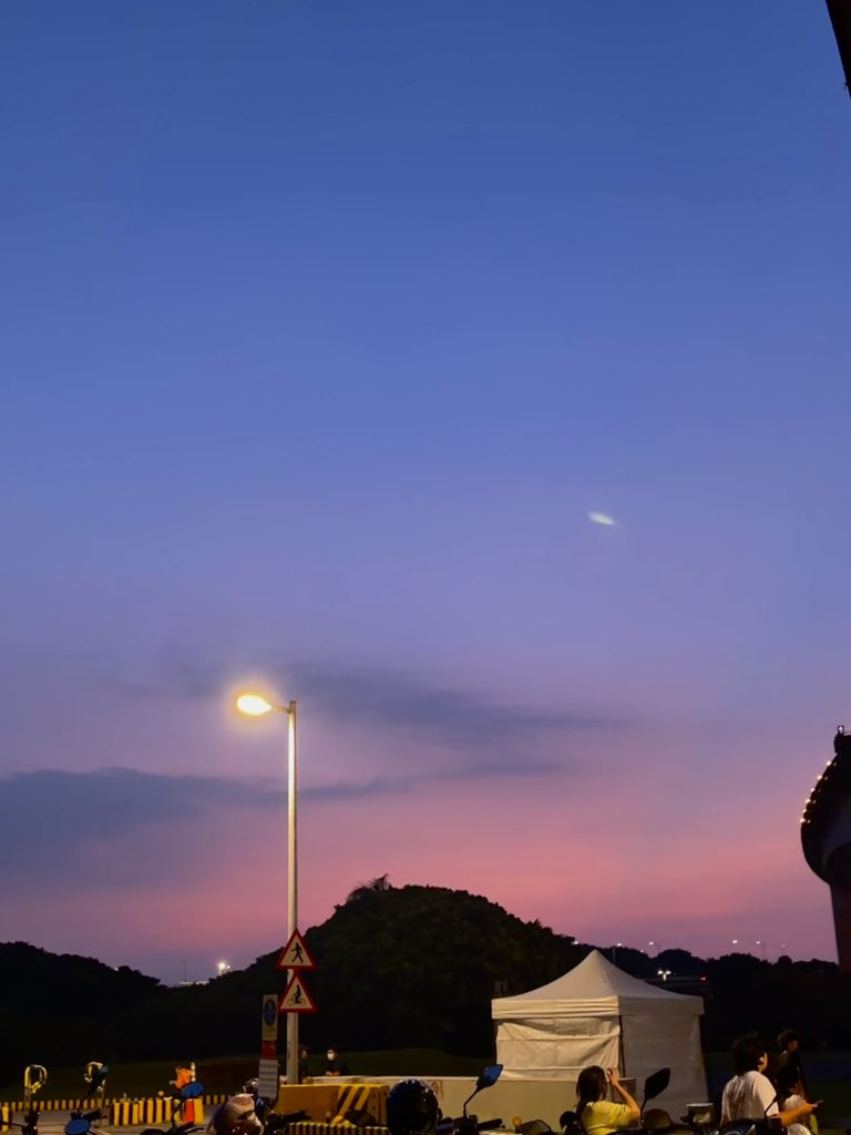 moodzuniverse's tweet photo. 🧡🌕💙
오늘도 승연이 덕분에 정말 낭만적이고 행복한 밤을 보냈어...
사랑해..ㅜㅜ♡

⋆ ₊ 260926 * ₊ ⋆
Krazy Festival in Taipei

#조승연 #woodz #우즈 https://t.co/LoZwcQqLZF