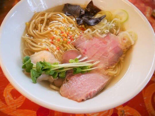 tomashibadaisen's tweet photo. うそみたい。鳥取には、ミシュランに認められたラーメンが食べれる車屋さんがあるわん。 https://t.co/muXpIB9DVF