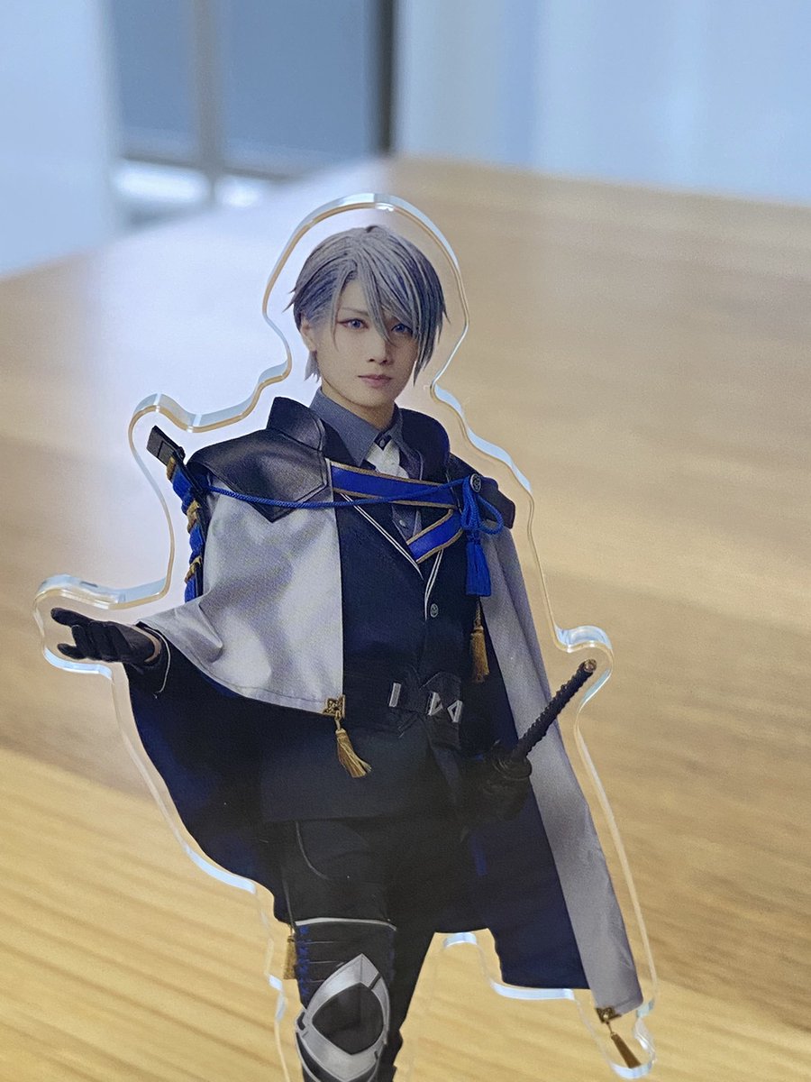 hasu53's tweet photo. 昨日はお友達と箕面のブリリアホールへ!意外と梅田から近い。刀剣乱舞ミュージカル✨#BOOP! で見た #水江健太 さんが観たくて!激戦のなか本当に感謝。長義うちわとかペンライト?も何から何までお世話になりました!!2部のレビューならぬライブめっちゃ楽しかったー!!アクスタ買いました😆 https://t.co/uijoCVbFCj
