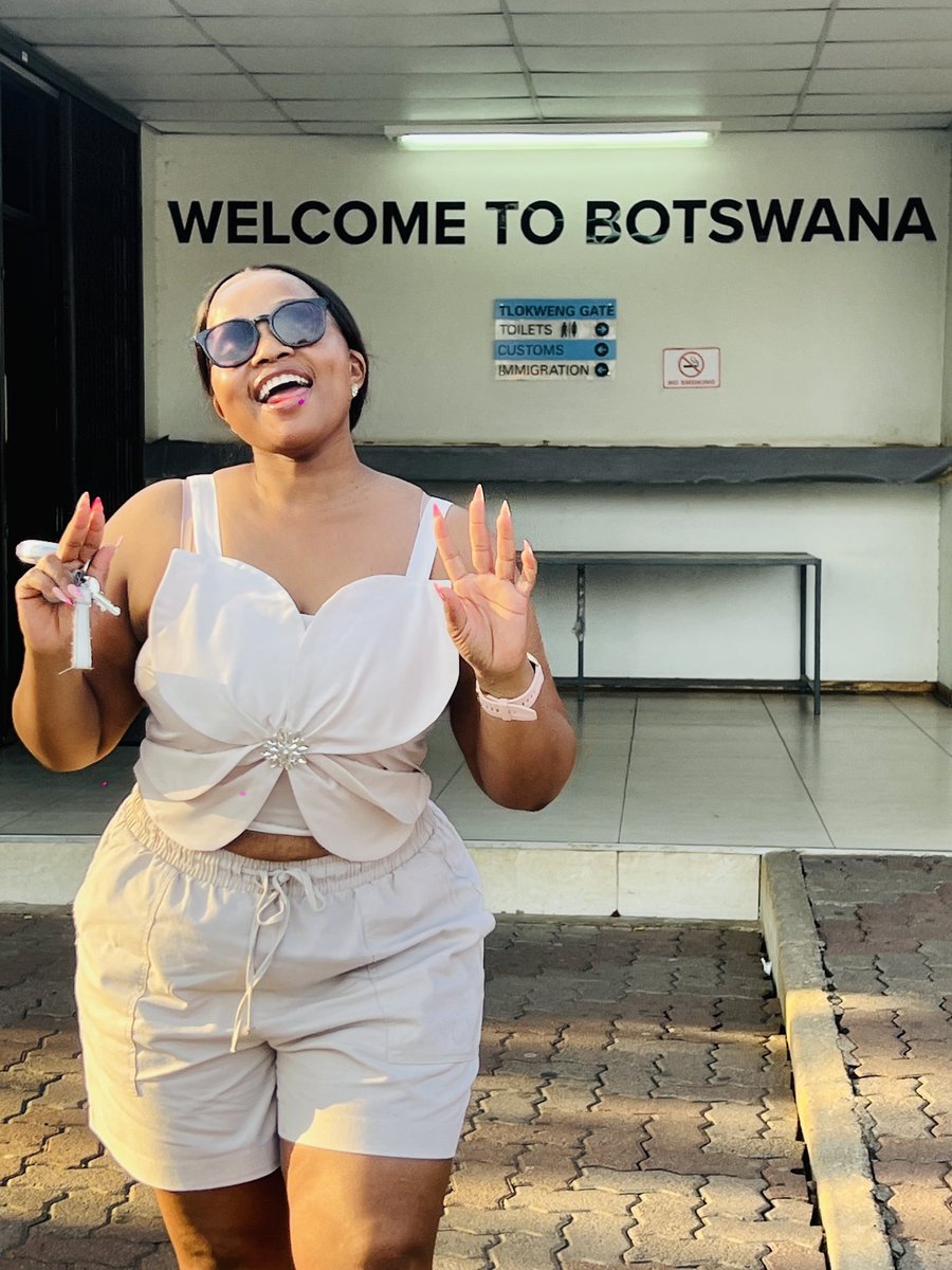 nyaneann's tweet photo. Batswana Dumelang💃🔥 Wedding vibes https://t.co/djhrfcJq4R