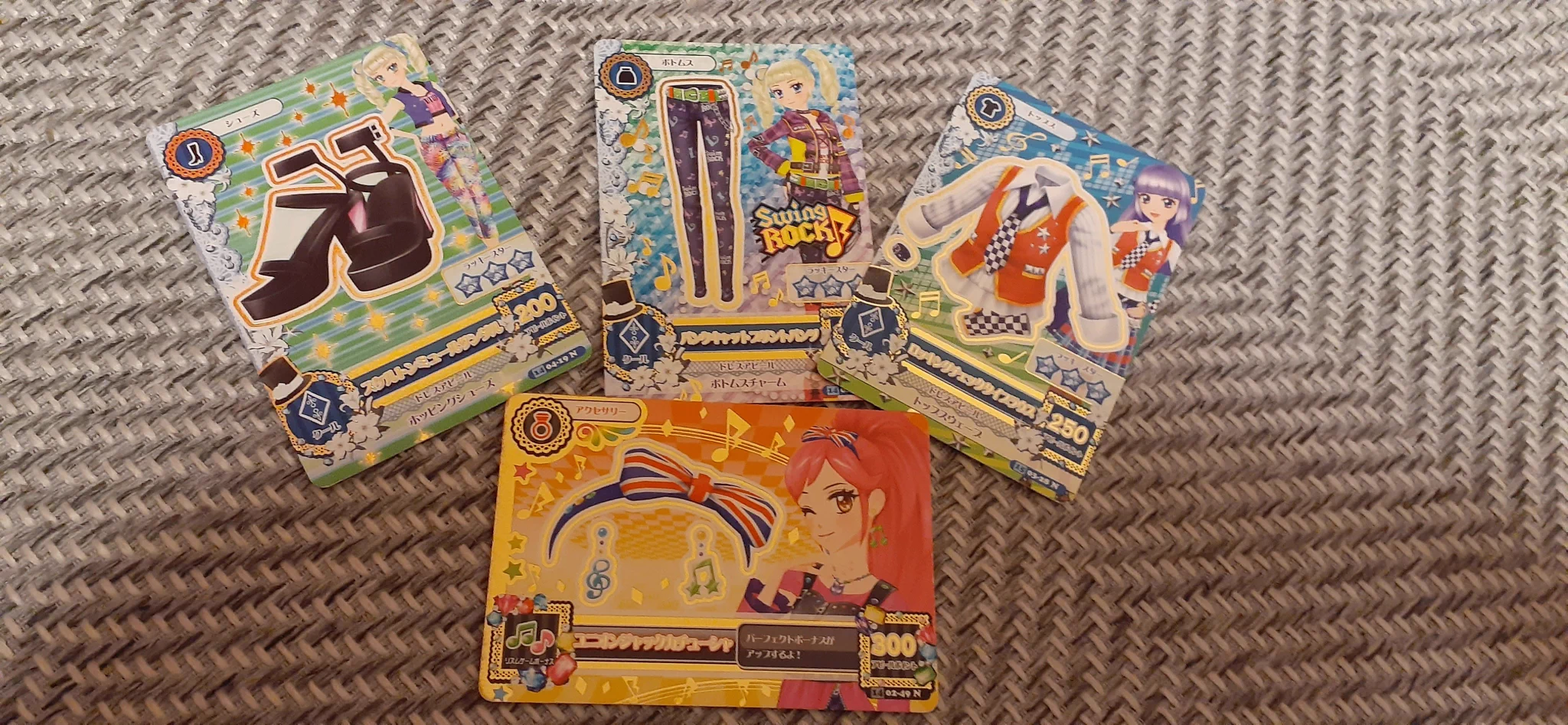 萌*様 アイカツ カード トップス ボトムス シューズ アクセサリー 大量 まと 夢神 on X: 