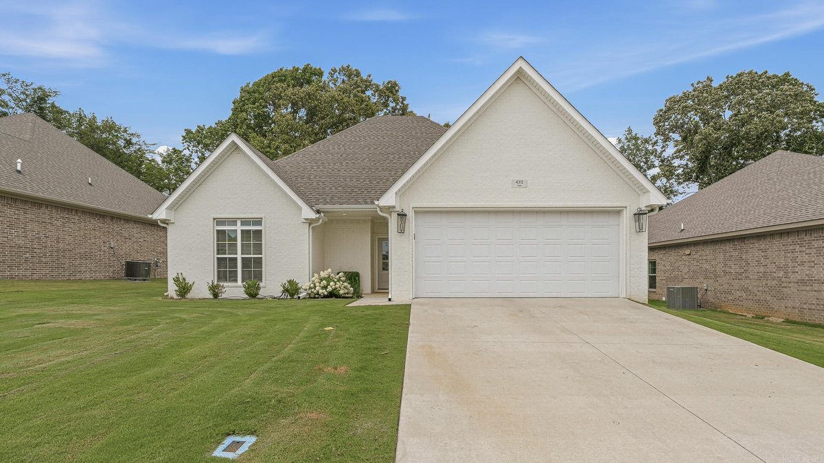 callcopeland's tweet photo. Introducing our latest property in listings.
- Jessica Copeland #SA00077366 with Halsey Real Estate
- Contact me at 870.243.6176 https://t.co/CT8Ipn05Ym