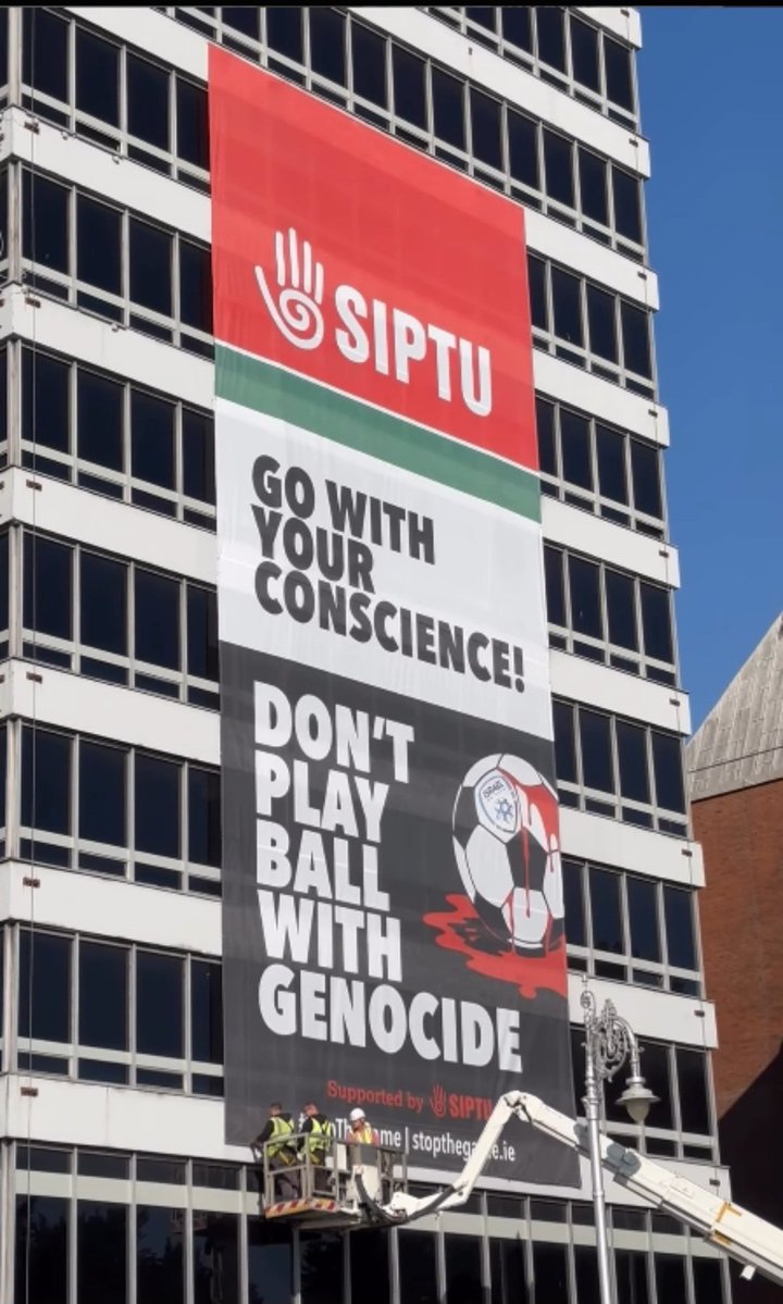 MizzDtoU's tweet photo. @IrelandRadar Thank you @GavinBazunu1
Come on the rest of you!
Make history!
#DontPlay
#StopTheGame
#MakeHistory https://t.co/bggJWBuaYc