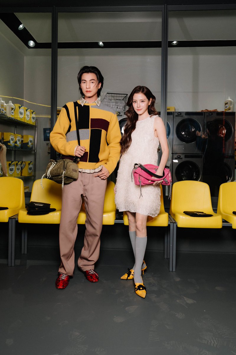 OnitsukaTiger's tweet photo. Brand Ambassadors Gulf Kanawut and Bifern attended Onitsuka Tiger Spring Summer 2027 show at Milan Fashion Week.
 
#OnitsukaTigerSS27
#OnitsukaTiger #MilanFashionWeek #MFW https://t.co/mdq0nuDtU2