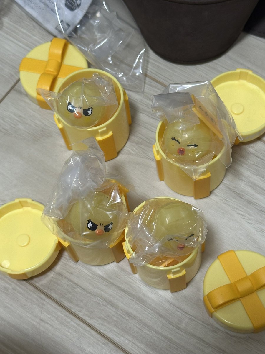 zhououoo's tweet photo. @TachibanaMakiyo 初めまして、検索より失礼いたします🙇‍♀️
🐥「はいっ」を所持しております。
🐥「ぴよぴよ」と交換していただくことは可能でしょうか？
都内手渡しでの交換を希望しております！
ご検討いただけますと幸いです。よろしくお願いいたします🙇‍♀️ https://t.co/axjCJU8yIU