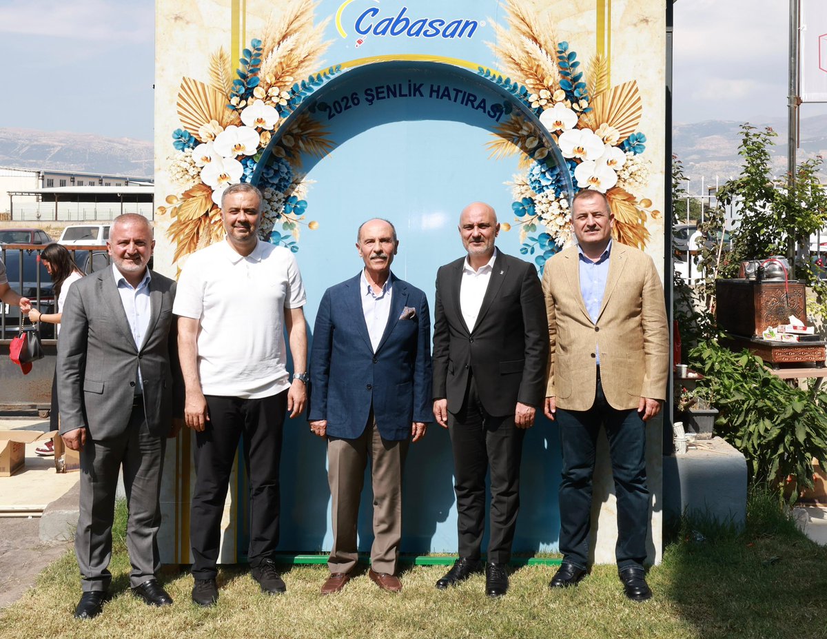 AkKahramanmaras's tweet photo. Çabasan Tekstil Fabrikası tarafından düzenlenen Fabrika Çalışanlarının ve Ailelerinin katılımlarıyla gerçekleşen "Geleneksel Çabasan Şenliği Programı’na” katılım sağladık.

Çocuklarımızın yüzünü güldürmek, onlarla ve aileleri ile birlikte zaman geçirmek ve güzel anılar biriktirmek bizler için büyük bir mutluluk.🙂

Geleceğimizin teminatı çocuklarımızın ve kıymetli ailelerimizin heyecanına ortak olduğumuz bu anlamlı program için başta Çabasan Tekstil Yönetim Kurulu Başkanı Sn.Şahin Balcıoğlu ve kıymetli ailesi olmak üzere emeği geçen herkese teşekkür ederiz.

#AKPARTİ
#Kahramanmaraş 🇹🇷