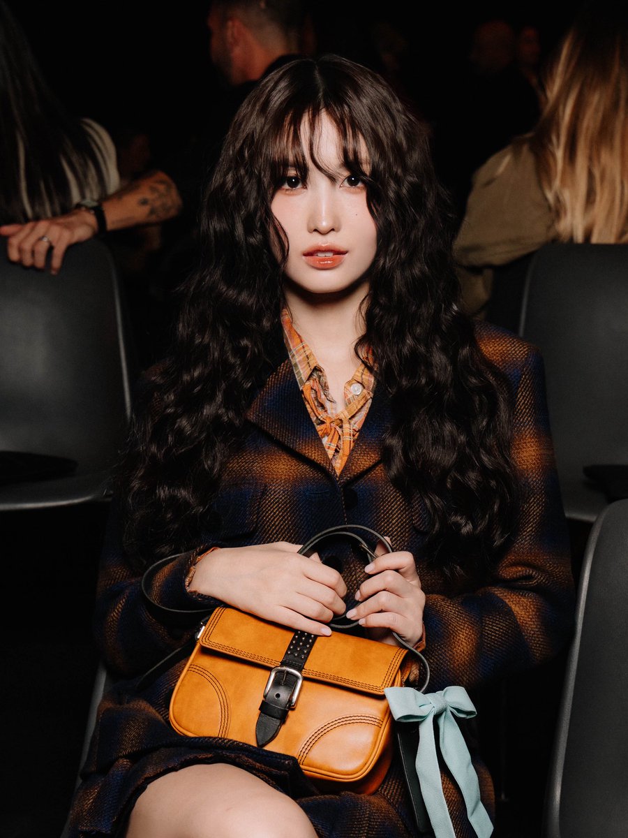 OnitsukaTiger's tweet photo. Brand Ambassador MOMO attended Onitsuka Tiger Spring Summer 2027 show at Milan Fashion Week.
 
#OnitsukaTigerSS27
#OnitsukaTiger #MilanFashionWeek #MFW https://t.co/f0TnJ6hpfO