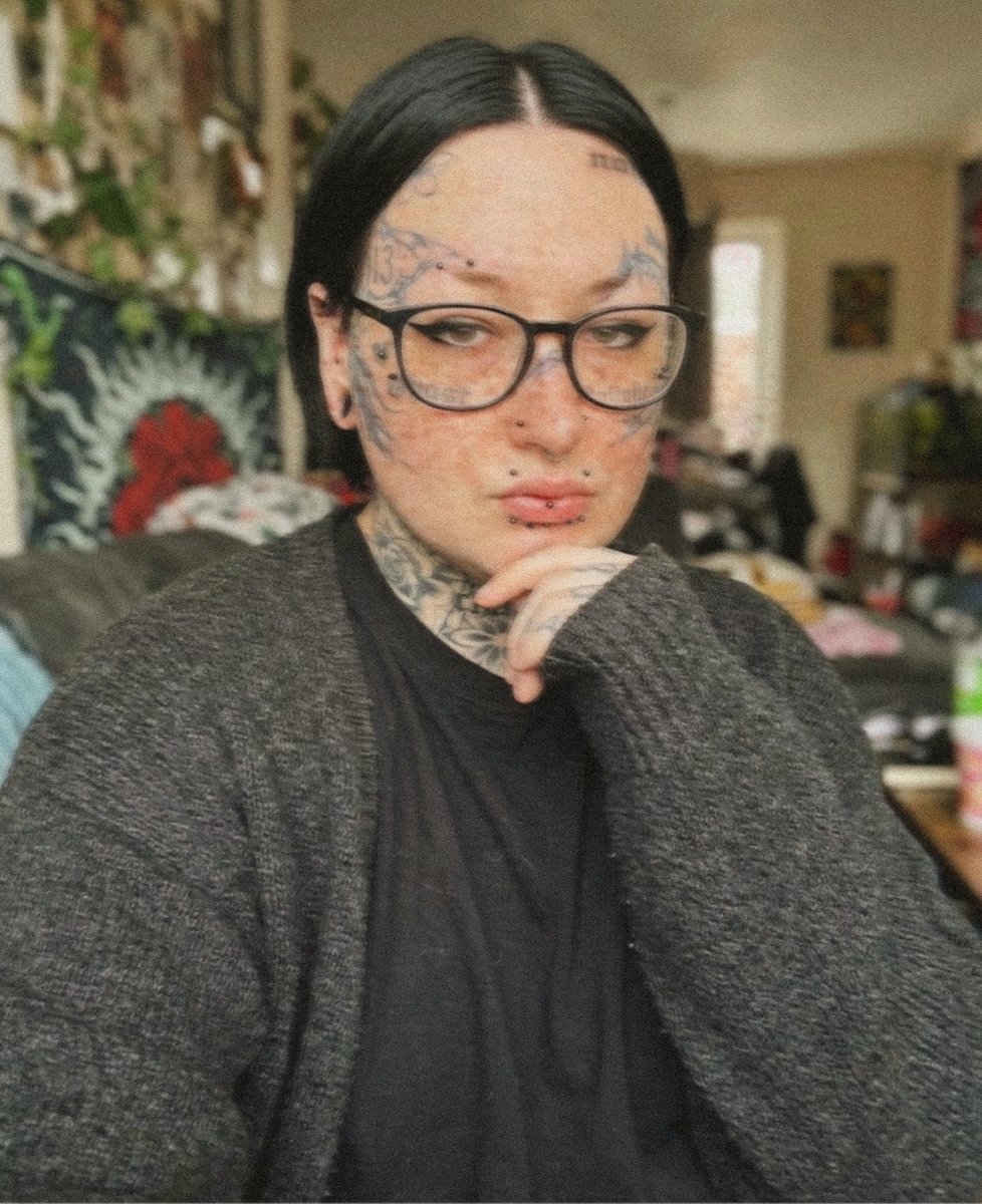 FindomMonster's tweet photo. Wochenende heißt mach die Göttin glücklich! https://t.co/NmaRTa3BfE