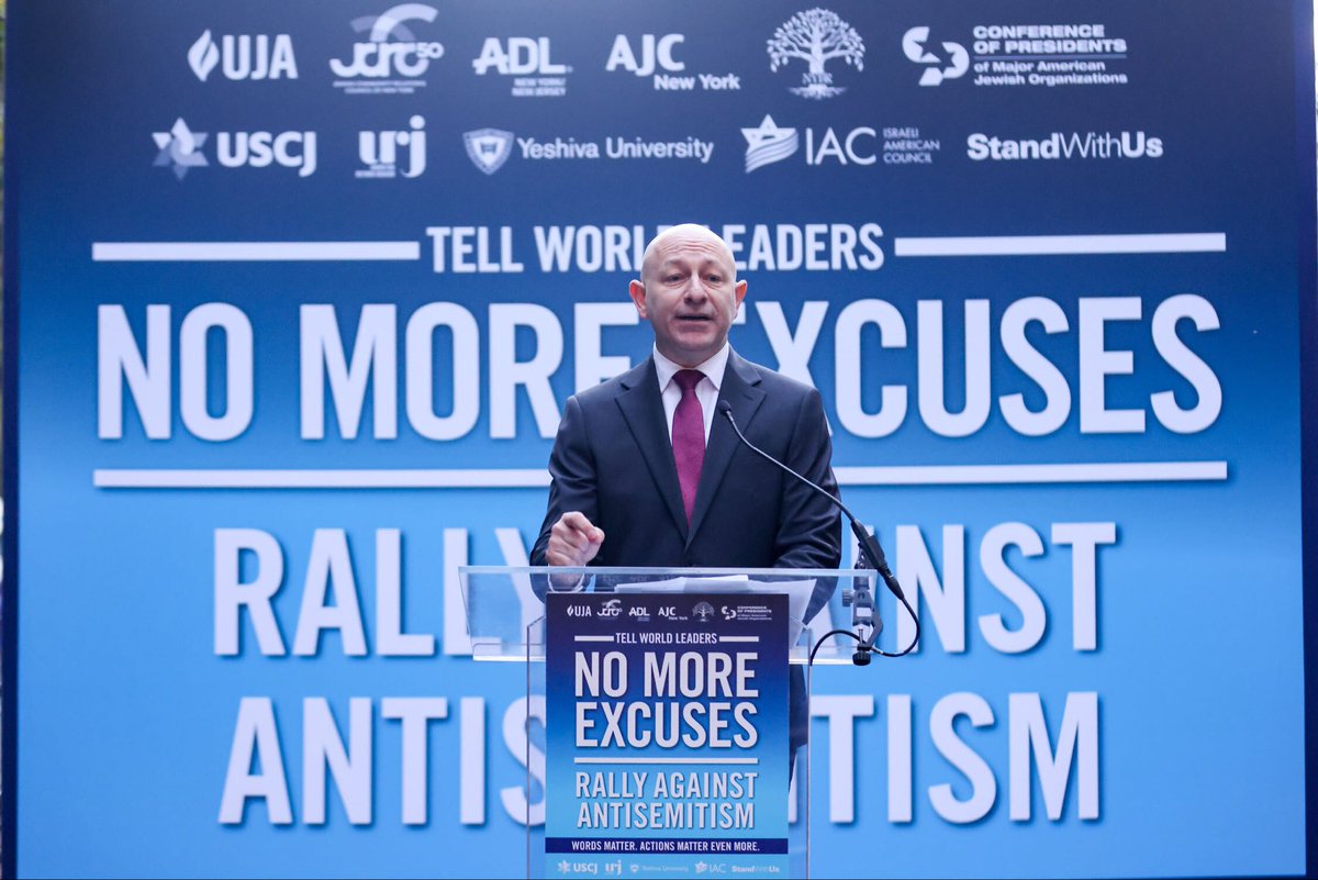 Ostrov_A's tweet photo. They will never make us cower!

Because we will stand taller. We will fight harder. And together, we will prevail!

Chag Sameach and Am Yisrael Chai! 💪 ✡️ https://t.co/L4ZA1hq9Zu