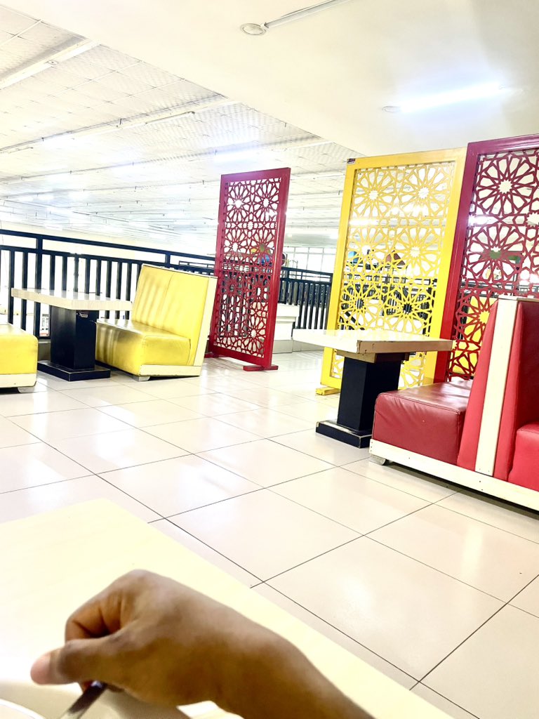 MrChizzyMe's tweet photo. Everyday supermarket is now very empty 

Damn, Nigerians we are really passing through a lot. https://t.co/zVXXHdxTcA