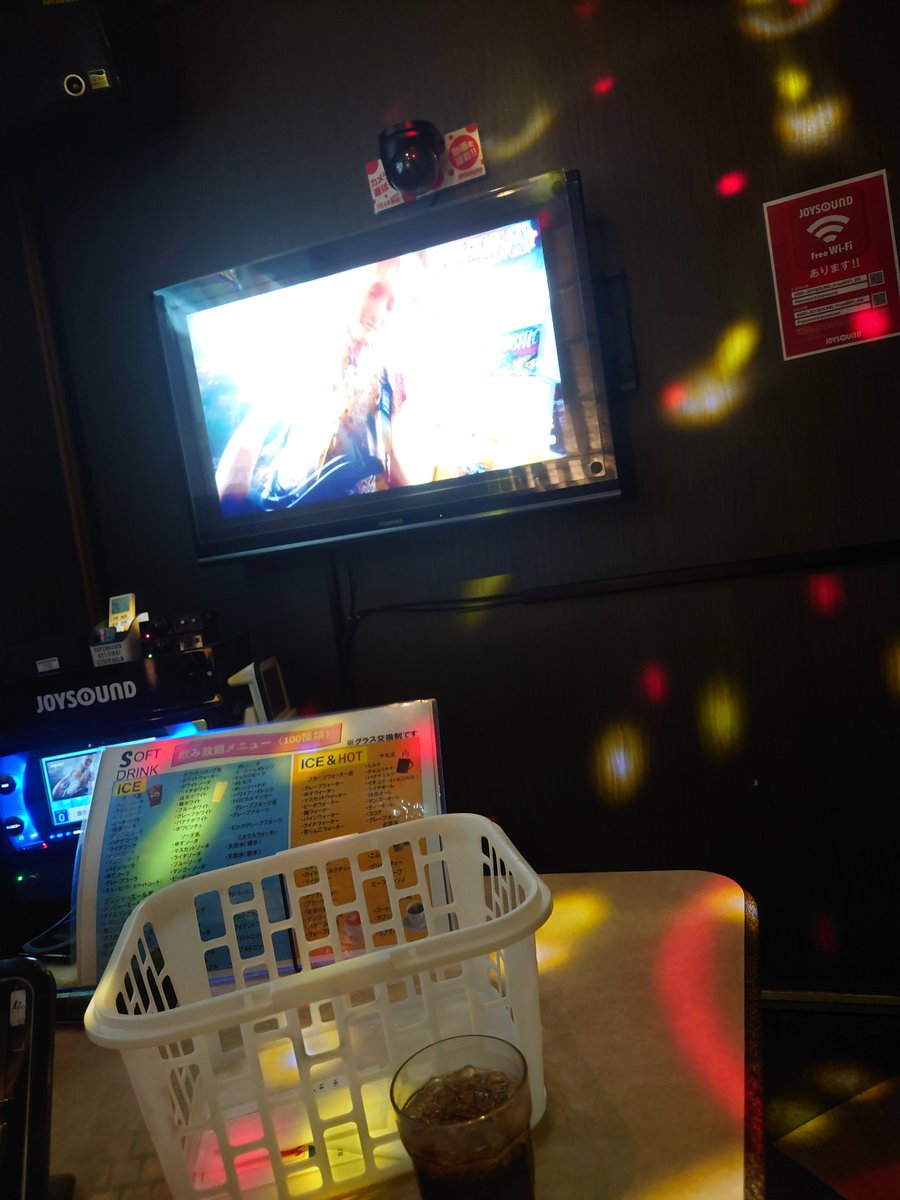 RyodesuTera's tweet photo. 久しぶりのカラオケちゃーん https://t.co/YQhwr8i14S