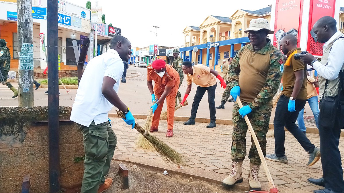 ObalimTonny's tweet photo. Today, I joined fellow leaders and community members in the National Cleaning Day activities in Laroo-Pece Gulu City.

A clean city starts with all of us. I appreciate everyone who came out and contributed in one way or another.

Thank you for showing up.

#NationalCleaningDay https://t.co/2HsWvOsg0y