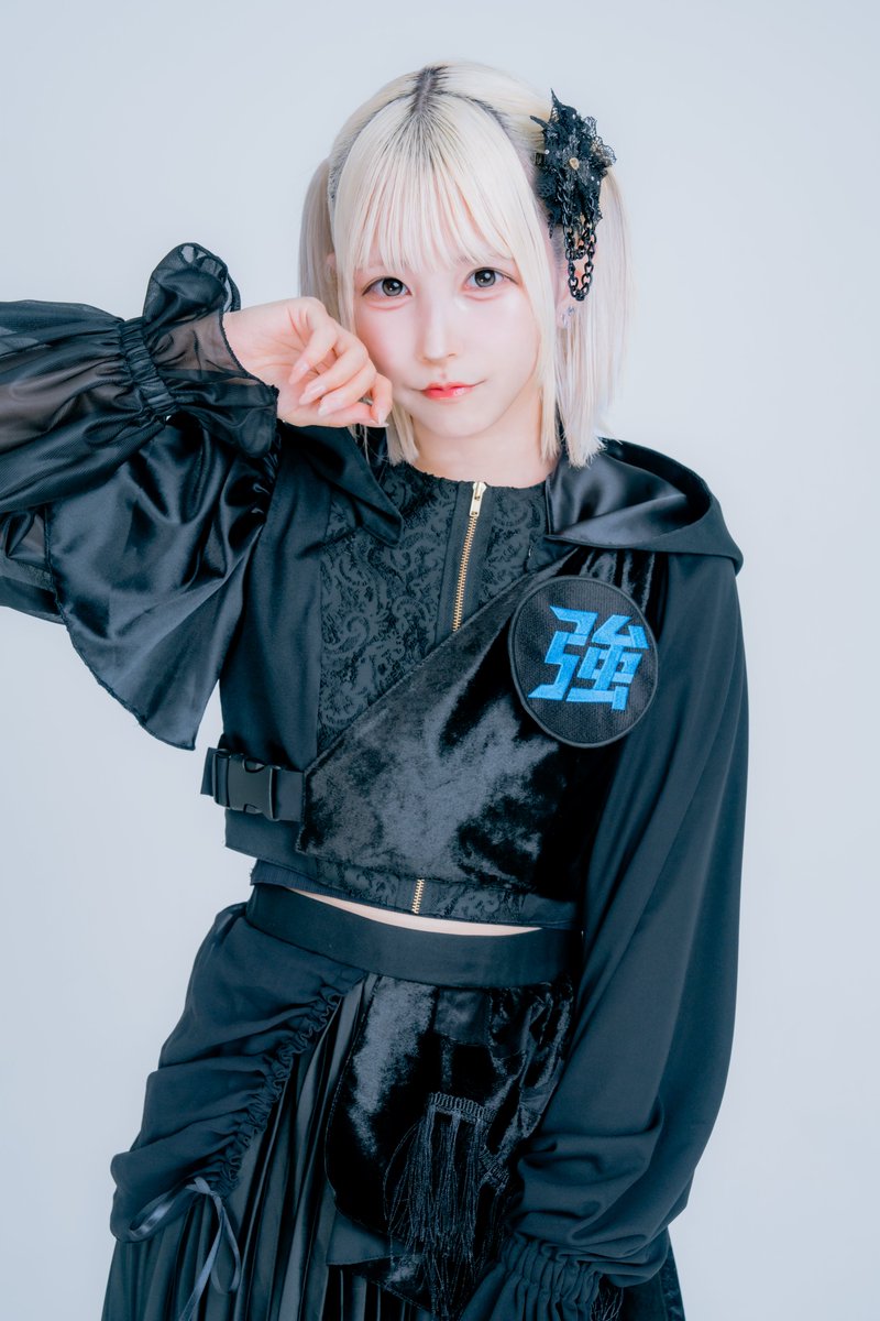 tysn_info's tweet photo. 《新アー写公開》

✧• ──────────── •✧

💙橋本琴春 
@tysn_koharu

いいね＋RP 200 達成で 全体アー写 公開！

✧• ──────────── •✧

#強がりセンセーション https://t.co/PN9YUV8T3S