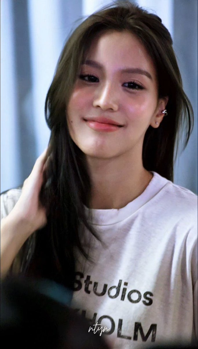 fyuromi's tweet photo. บอนนี่โคตรสวยอะ ไวบ์รักแรกโคตรลืมยาก 😭 https://t.co/UnG6HWXdbE