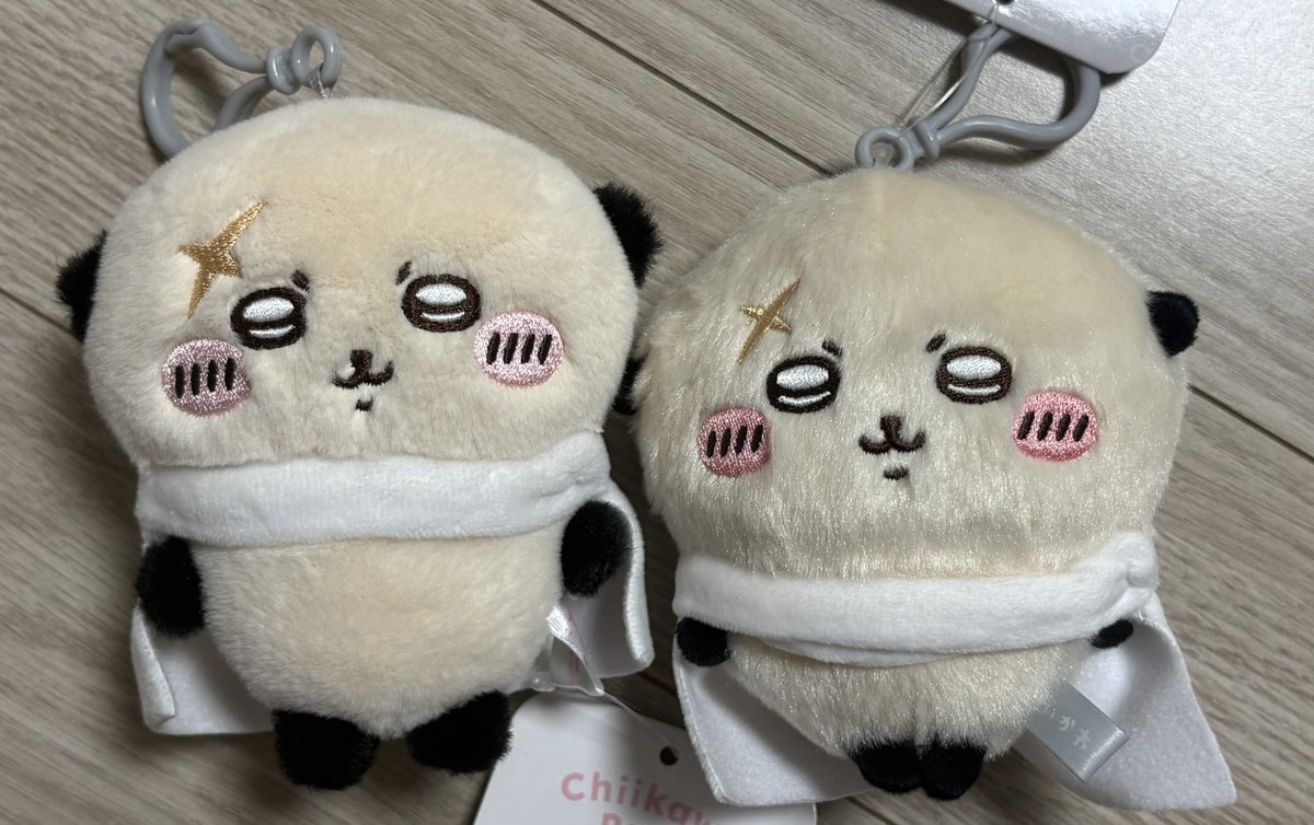 grigouuu's tweet photo. 1. 파크 푸와코로
털이 좀 더 빽빽하고, 윤기가 없음 
2. 마루푸와
쫀득,말랑한 타입은 절대 아니며, 스펀지 누르는 느낌, 푸와코로보다 털이 부드러움 
*마코-마스코트의 줄임말,키링이 달린 작은 인형
*누이-누이구루미의 줄임말, 키링이 달리지 않은 인형 https://t.co/g53jHYVXWX