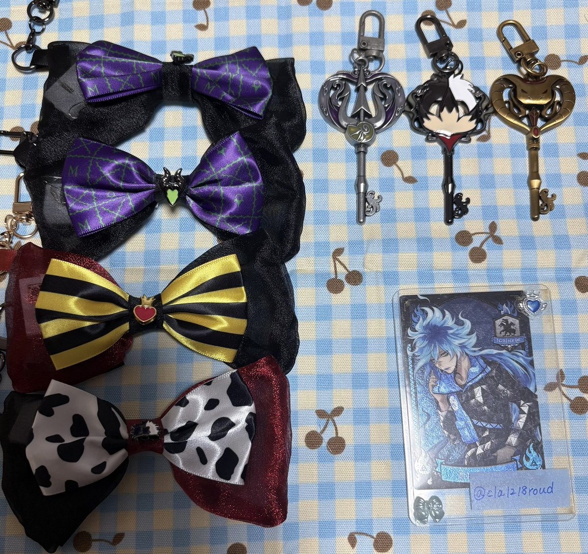 cla1218roud's tweet photo. ディズニーストア ヴィランズ ハロウィン シークレットリボンチャーム シークレットキーチェーン 交換 譲渡

【譲】🎀:マレフィセント2.ハートの女王.クルエラ/🗝:アースラ.クルエラ.ジャファー

【求】🗝ハデス＞🎀ハデス＞定価(🎀1100.🗝900)

🎀⇄🗝交換◎

郵送交換
お気軽にお声掛けください🍀 https://t.co/cB0x7Ey1NR