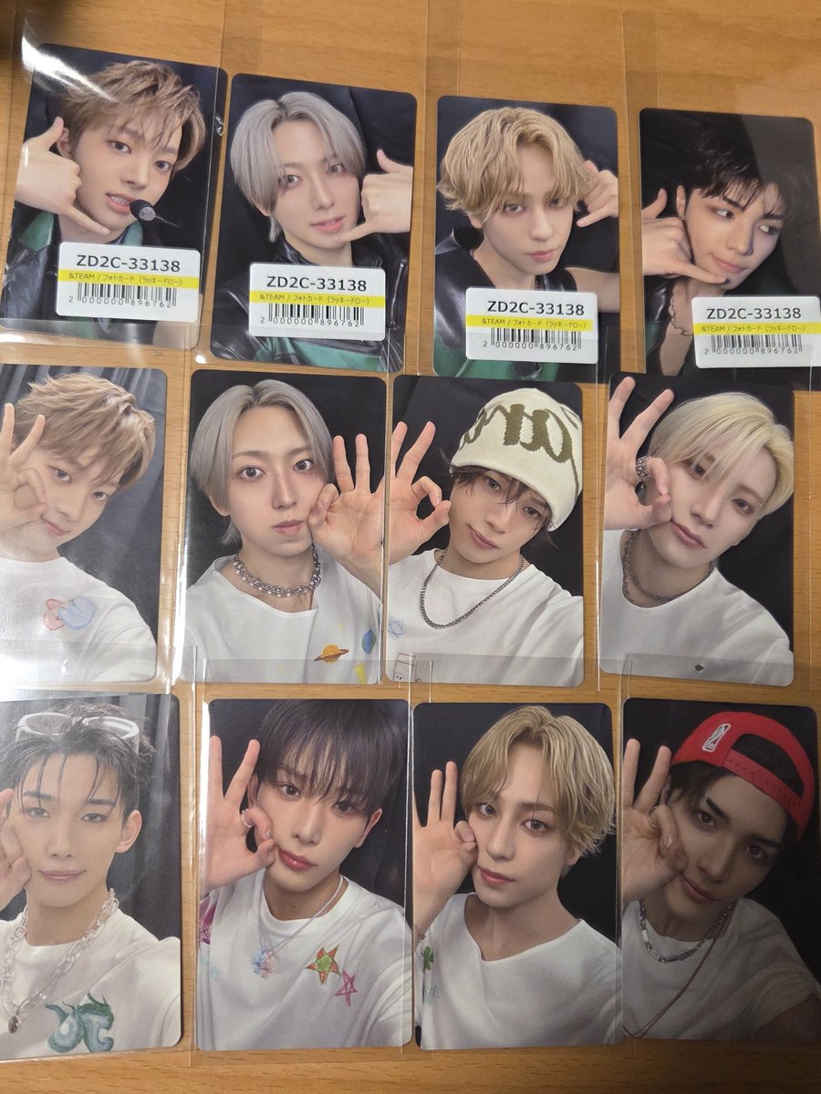 mou_2424's tweet photo. &amp;TEAM Mark on Me MoM ラキドロ        交換 

【譲】ラキドロ  ユニバ1弾2弾、ウィバショ1弾2弾  メンバー画像参照

【求】同異種ラキドロ  特に店頭ラキドロ   YUMA ユウマ

郵送希望📮
できれば取引垢さん🙅‍♀️

お気軽にお声掛けください
よろしくお願い致します🩵

#andTEAM_交換 #andTEAM交換 https://t.co/fsGPnuqn2Z