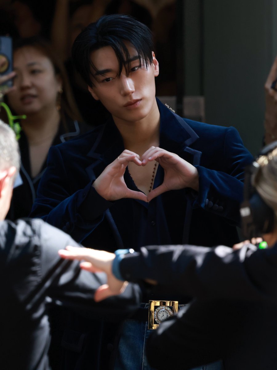 ba1g_khu5h's tweet photo. 260926 💙
CHOI SAN AT DGSS27  
#CHOISAN #SANxDOLCEGABBANASS27 #DGSS27 #DOLCEGABBANA https://t.co/N0agk7HUQT