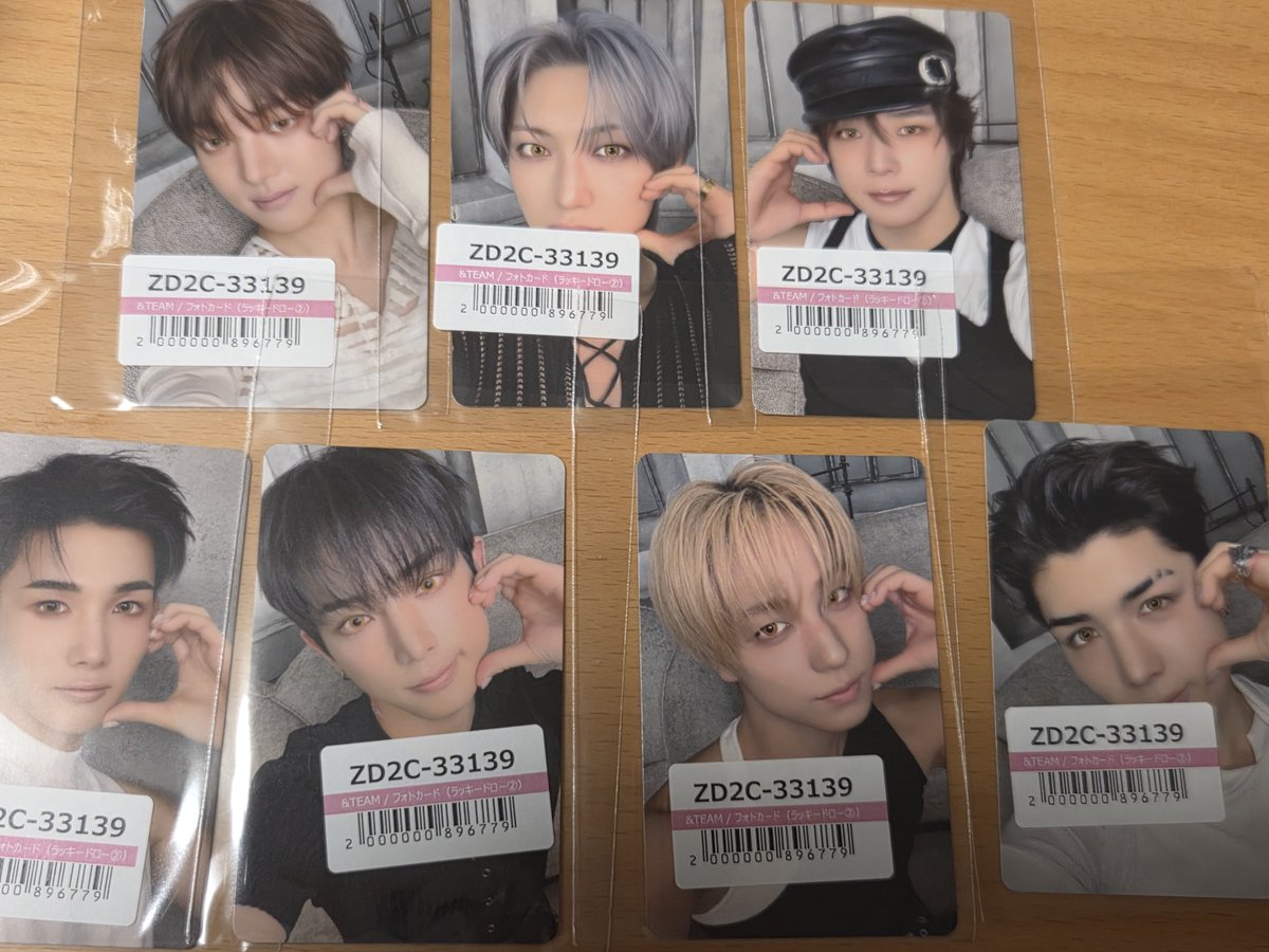 mou_2424's tweet photo. &amp;TEAM Mark on Me MoM ラキドロ        交換 

【譲】ラキドロ  ユニバ1弾2弾、ウィバショ1弾2弾  メンバー画像参照

【求】同異種ラキドロ  特に店頭ラキドロ   YUMA ユウマ

郵送希望📮
できれば取引垢さん🙅‍♀️

お気軽にお声掛けください
よろしくお願い致します🩵

#andTEAM_交換 #andTEAM交換 https://t.co/fsGPnuqn2Z