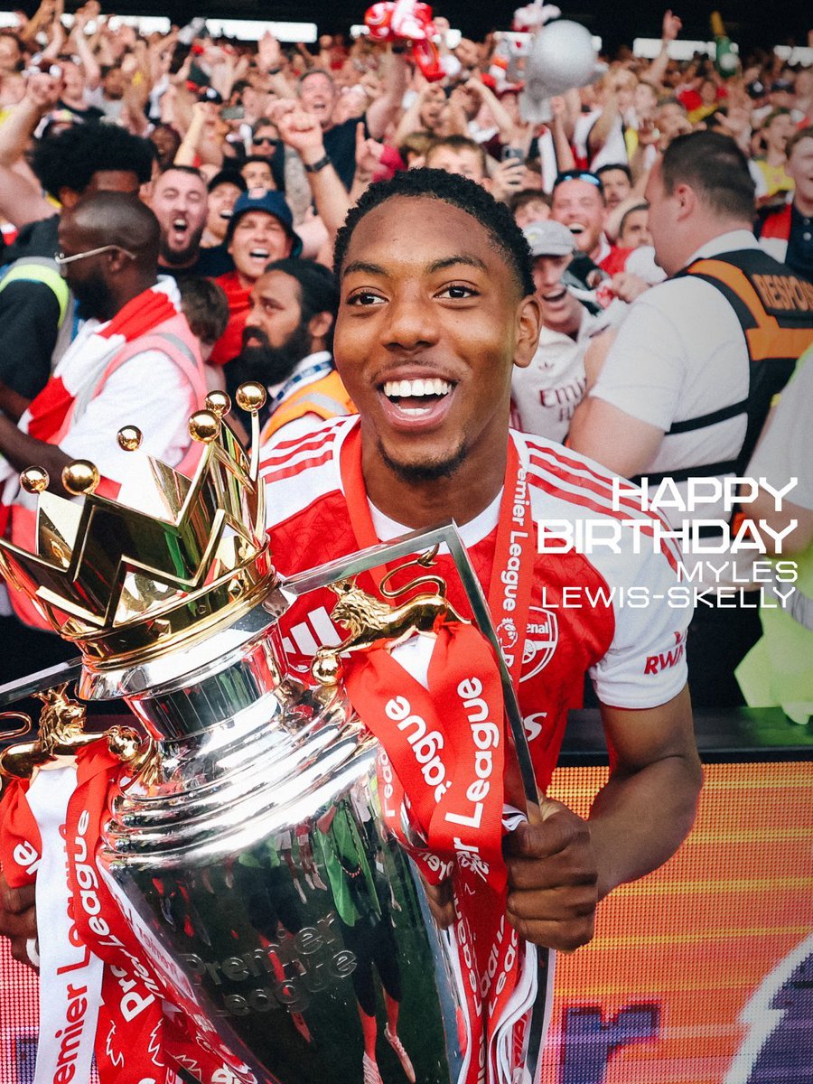 Adeyemi_Akanni1's tweet photo. Happy birthday Myles Lewis-Skelly Ogo 💥 https://t.co/XuLXtN3w9W