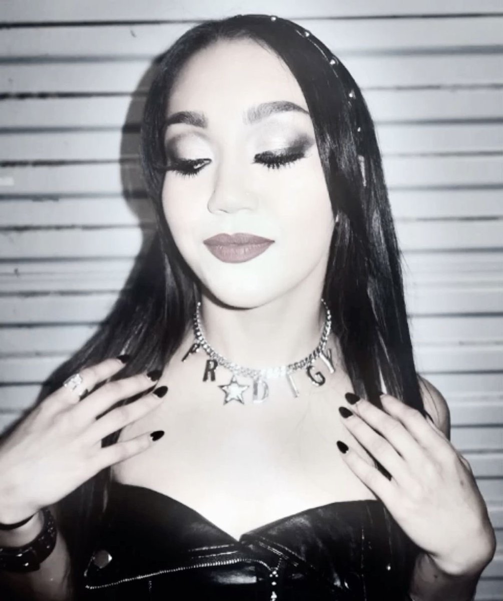 starlilroxy tweet picture