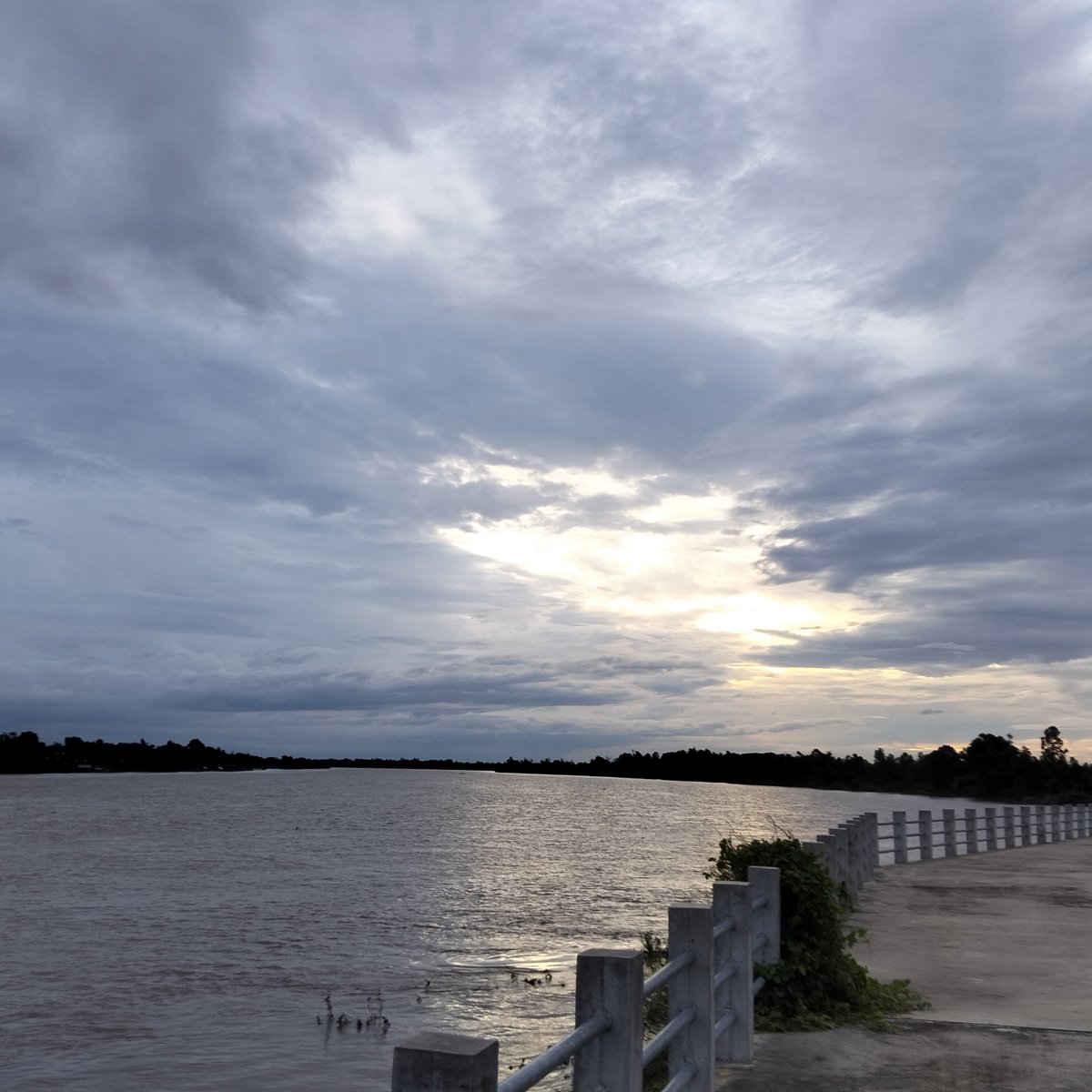 aeksa's tweet photo. ฟ้าหลังฝน ทุกอย่างสวยงามเสมอ https://t.co/0Q6Oi3Zum4