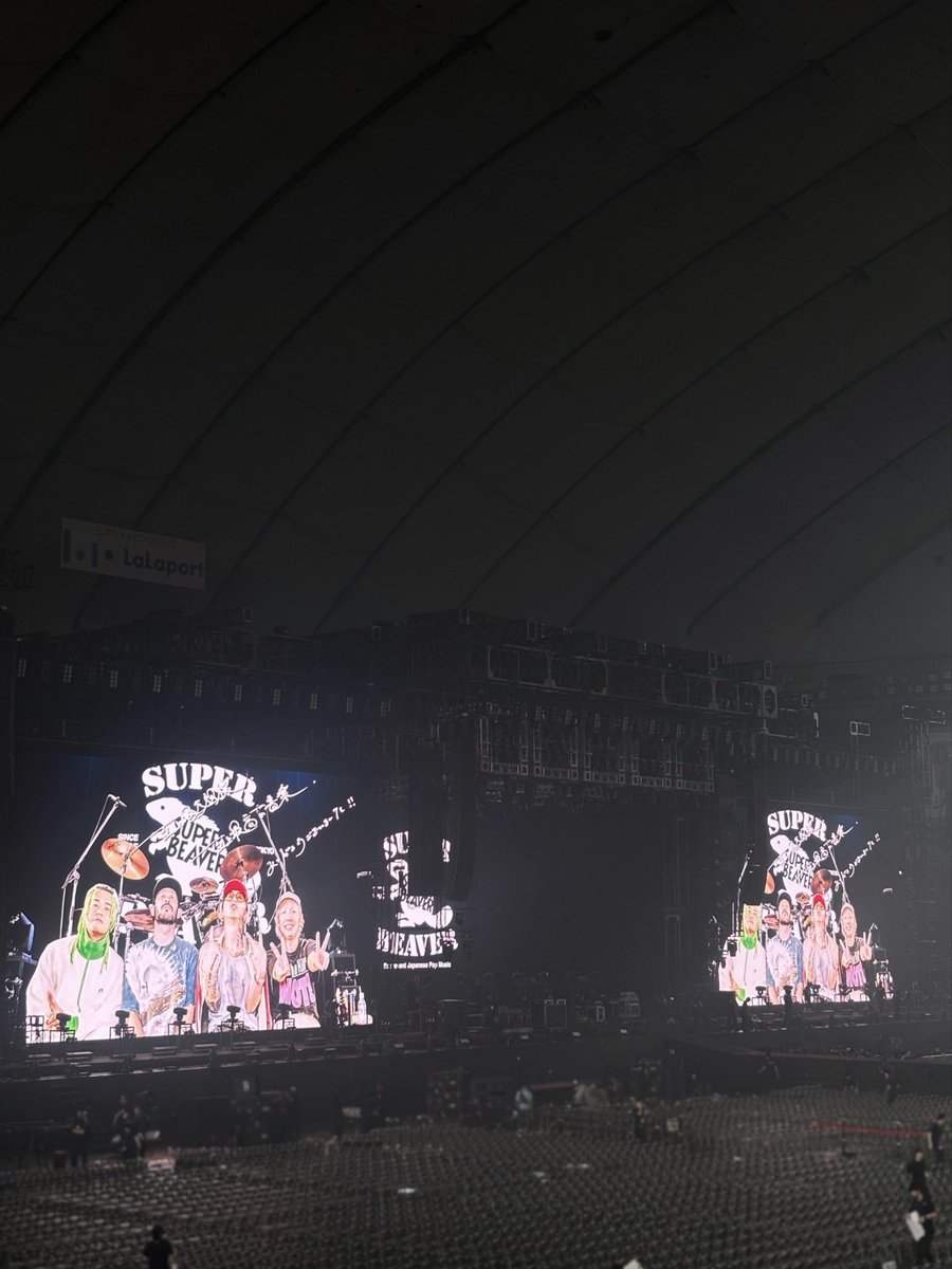 s2spbv's tweet photo. 2日目の眺めはこんな感じ！アリーナ��スタンドで見え方は全然違うのに、1対1なのはどこでも変わらなくてかっこよかった😫⚡️💜 https://t.co/1bEqmGtCjE
