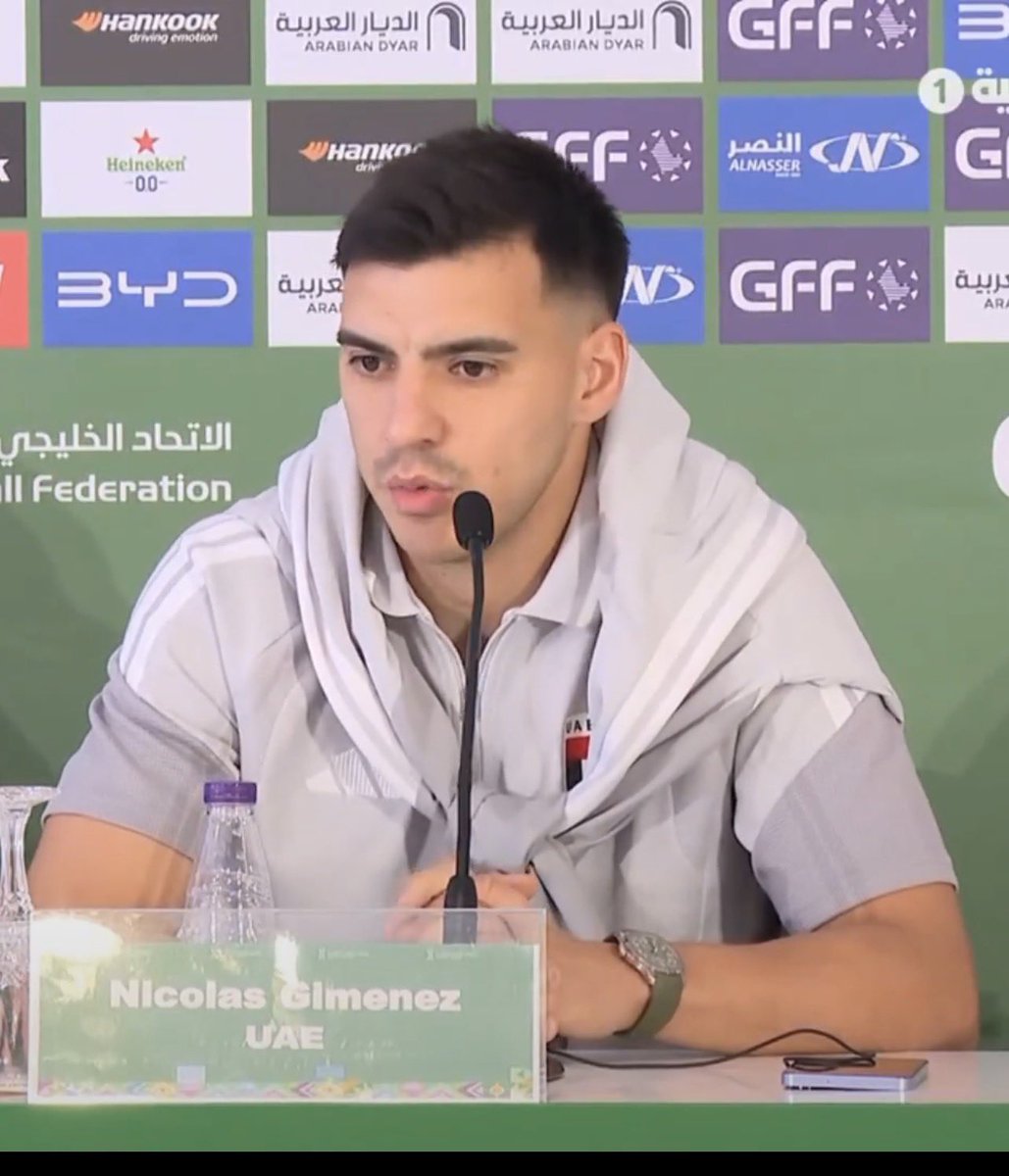 aduae33's tweet photo. الإماراتي نيكولاس خيمينيز لاعب منتخب الإمارات و نادي الوصل 
يرتدي ساعة باتيك فيليب أكوانوت ٥١٦٨ جي جامبو ( أخضر خاكي )
الحركة : اوتوماتيك
المعدن : ذهب أبيض ١٨ قيراط
التعقيدات : التاريخ
المقاس : ٤٢ مم
احتياطي الطاقة: ٤٥ ساعة
سعر الريتيل التقريبي :  - ٢٢٠,٠٠٠ درهم 
 سعر السوق التقريبي :. - ٣٦٥,٠٠٠ درهم