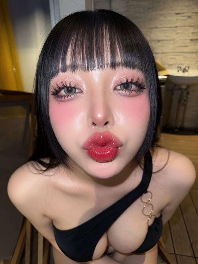 kan14_ri's tweet photo. おちんぽもぉ…🧠…もぉ…ちゅぅ〜ってされてぇ…♡

ぐちぐちゃにされたぃ…マゾさんいるかなぁ？…♡

亀さんからぁ…ゆっ〜くり裏筋の下までぇ…ぶちゅ…ぶちゅぅって…💋

🧠とろけた隙にぃ…口の中にぃ…♡

ずっぷぅって゛…まるのみぃ…♡

おもらしするまでぇ…にがしてあげなぁ〜い…👅 https://t.co/tHpmDrpMI3