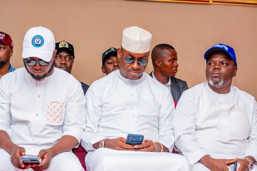 ShanfaniMarketV's tweet photo. Igbo-Ora welcomed the Oyo AHEAD movement with open arms. 🔥

Our Deputy Governorship Candidate, alongside the APC State Youth Leader, paid homage to the Olu of Igbo-Ora and engaged with the community.

The message is clear: the desire for progress is alive across Oyo State. From community to community, the movement continues to grow.

#OyoAHEAD #IgboOra #OyoState #APC #Oyo2027