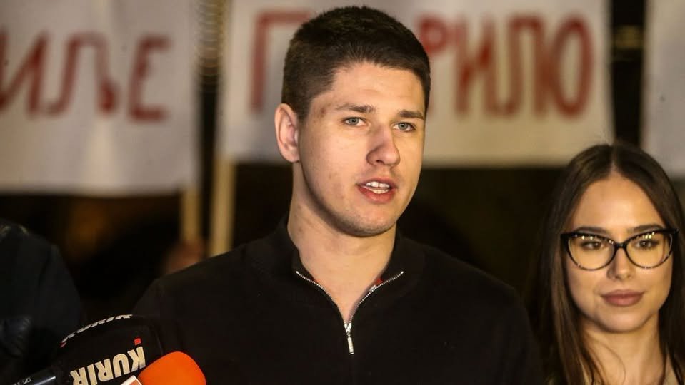 andrejic_bojan's tweet photo. Ко финансира школовање деце из Републике Српске у Србији?
Србија или Република Српска?
Народ Србије или народ Републике Српске?
Родитељи наше протеране деце, протераних студената из Републике Српске или родитељи ових ћаци студената?!
КО??? https://t.co/ewW2wQWx1M
