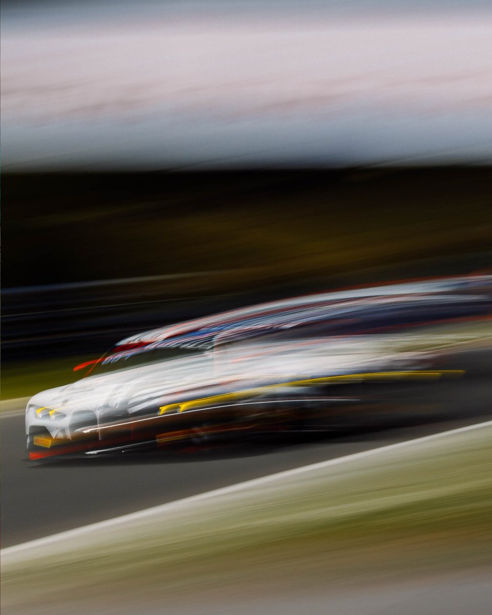 emilysmith64959's tweet photo. It’s race day! Can’t wait to see these battle it out on track. https://t.co/ATAeuRL0kd