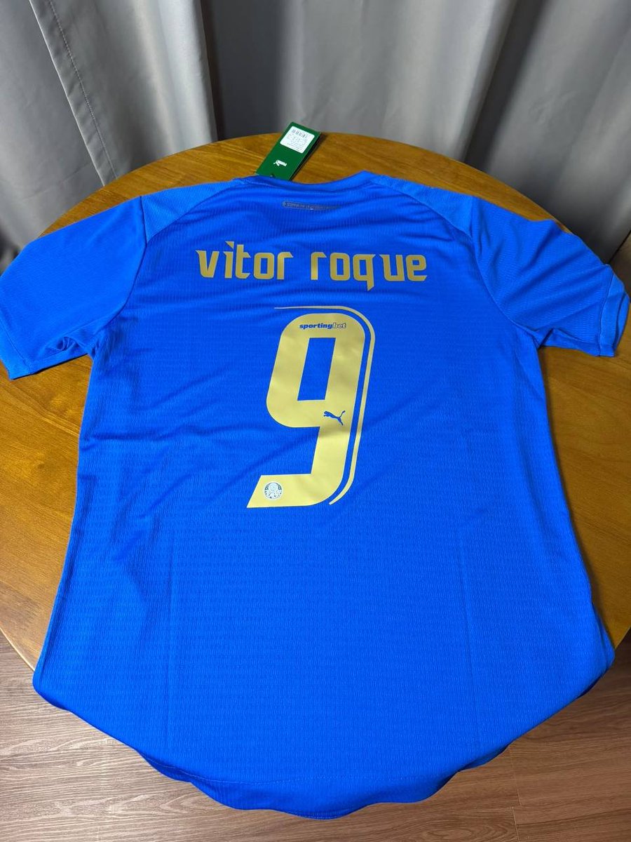 picmeiras's tweet photo. lista atualizada (26/09) 
ultimos 2 dias de todas versão jogadores em valor promocional 🚨
azul https://t.co/WevFFY7qg0 
verde https://t.co/nrhhpJOyjy
branca https://t.co/IkepSFSKci

personalizadas 
flaco/v.torcedor https://t.co/wwA2hugl06
v roque/v. jogador https://t.co/Xo6z6cA7y9
v roque/v.torcedor https://t.co/CA1bXKfHfD
gómez/v.jogador https://t.co/yR5w2FYArm

versão torcedor 
s/ patrocínio no peito https://t.co/s9MBn0X4AG
https://t.co/SKkotZksJh
https://t.co/XyuIGWD9o7
https://t.co/83oWtwPunA
https://t.co/CUqmWNz9rU
https://t.co/YurWb6YGil
https://t.co/5Qz6yEQLw9
https://t.co/vrkJNekAIy
https://t.co/g2UGi5ow2K

feminino 
s/ patrocínio no peito https://t.co/4itLhgf6qO 
s/ patrocínio no peito https://t.co/8O4G4REjmQ
https://t.co/tn8whoCKRo
https://t.co/BSXAkcIVlK

kids 
https://t.co/IWEARqRGMx
https://t.co/pBKFFIvCyW

retrô 
https://t.co/ilXd5xlc1U 
https://t.co/wpvNNnNuYp
https://t.co/AsQOetIR0l
https://t.co/Mw3SGoldRQ
https://t.co/Ogu6grzEmd
https://t.co/lxa11ZzNar
https://t.co/TwABGwfBCx

 manga longa 
https://t.co/6SpmQLIl0r
https://t.co/v6WFK9s0O6