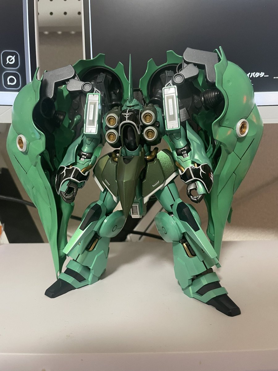 KINA_LILLET_'s tweet photo. 社宅に戻って来た
明日はMGSDクシャトリヤ作るぞー
これはHGUC https://t.co/TxHhzLe1lL