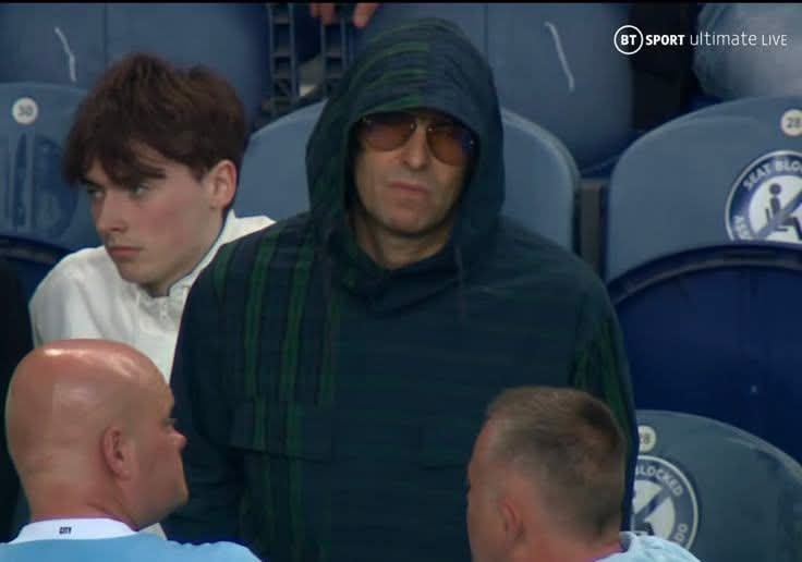 liampurrs's tweet photo. trying to ignore everything oasis related rn because everyone will see them next year except ME https://t.co/tKYjB8vtXY