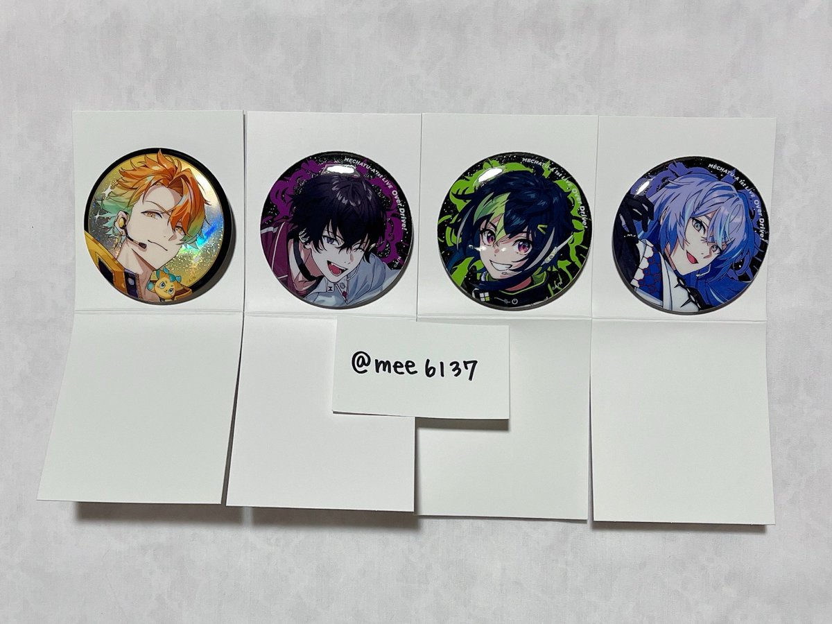 mee6137's tweet photo. 【交換】にじさんじ MECHATU-A 1st LIVE Over Drive! ランダムカード　缶バッジ

譲⇒画像1、2枚目
求⇒画像3、4枚目
      カード...🩷上段2、下段∞、他の方各1
      缶バ...各1
     
お心当たりのある方はお気軽にお声がけ下さい🙇🏻‍♀️ https://t.co/NKVckXRijc