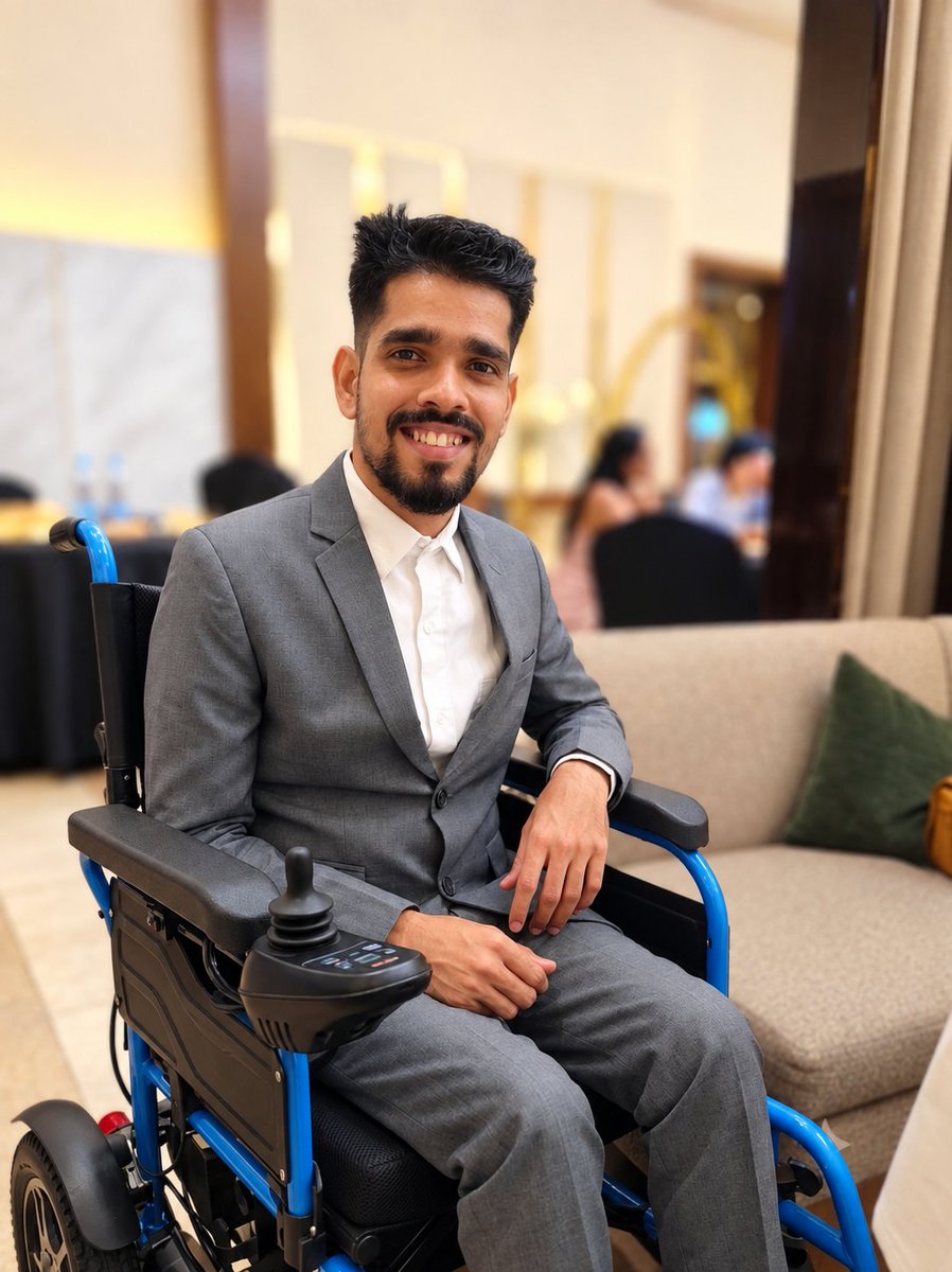 rohan_harmalkar's tweet photo. A little elegance, a lot of confidence, and a smile that comes from the heart. ✨😊
Life is beautiful when you embrace who you are. ❤️
#Confidence #SelfLove #PositiveVibes #BeYourself #Elegance #Smile #Inspiration #LifeIsBeautiful https://t.co/AMaiPJ49sI