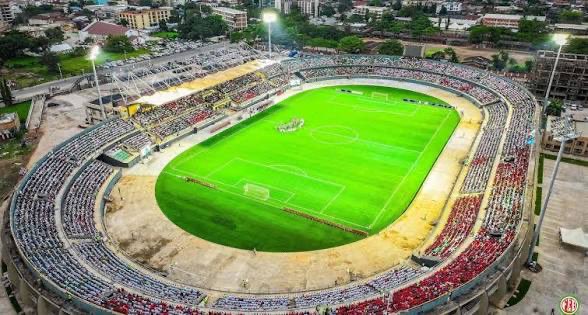 JDZFootball's tweet photo. Prochain match de l’Algérie 🇩🇿 contre le Burundi 🇧🇮 : Pelouse synthétique en milieu d’après-midi sous 30 degrés. 

En 2026 jouer des matchs à cet horaire c’est normal ? On peut évoluer un jour ? @CAF_Online https://t.co/G2192v20CH