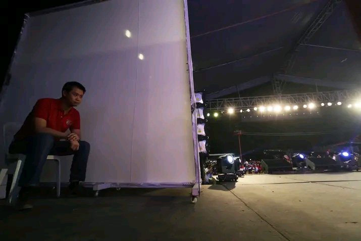 devrycz's tweet photo. Parang nag llbm siya sa kaba dito ah https://t.co/Eo0ZH9lXYN