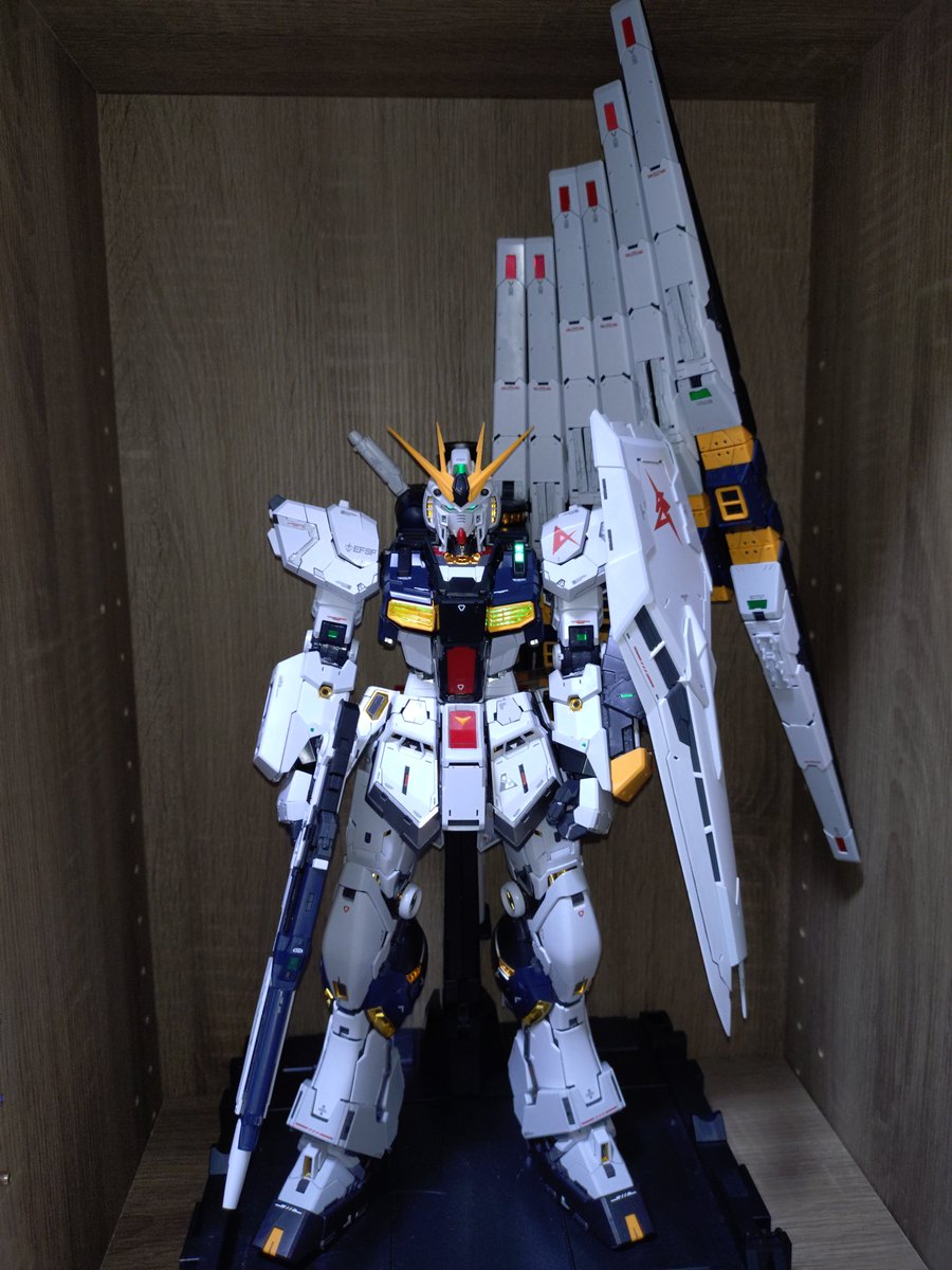 hibiki166's tweet photo. 4月にAmazonからとどき、コツコツ作り今日ようやく完成しました。
全塗装で仕上げる人は本当にすごすぎですね。自分はスミ入れとデカール貼りでいっぱいいっぱいです。(^_^;) https://t.co/jcYvuCWSIf