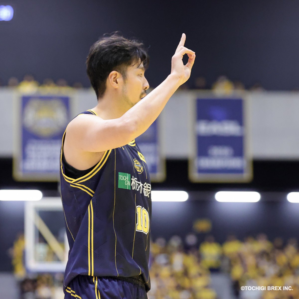 utsunomiyabrex's tweet photo. 【試合後会見】
9/26(土) 横浜BC戦

#10 竹内選手
「開幕戦で緊張感やホーム開催の難しさもあったが、勝利できてホッとしている。
得点が取れたこと以上に、ルール変更があった今シーズンにおいてプレータイムを得られ、監督から『控えの日本人ビッグマン』として大きな役割を与えられ、それに応えられたことが良かった。
2連勝を目指し、相手（横浜）の対策を上回るプレーをチーム全員でしていきたい。」

▼見逃し配信
https://t.co/bnzrJvDSwO

#竹内公輔 #INNOVATE #BREX