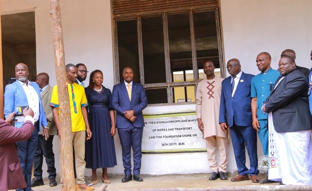 JonardPost's tweet photo. UPDATE: Hon. Eng. Jonard Asiimwe, Minister for Science, Technology and Innovation, joined Hon. Fred Byamukama, Minister of Works and Transport, at Mandela Secondary School in Hoima City this afternoon. Hon. Byamukama officiated as Guest of Honour and commissioned a new school building.

During the visit, the two ministers toured the school’s science laboratories and joined students in conducting a titration experiment. The hands-on session offered an opportunity to engage with young scientists and see practical learning in action.

Hon. Asiimwe thanked Hon. Byamukama for visiting Hoima City and supporting its education sector. He said students need opportunities to apply what they learn in classrooms through laboratory work, building the practical skills that can drive Uganda’s scientific and technological transformation.
