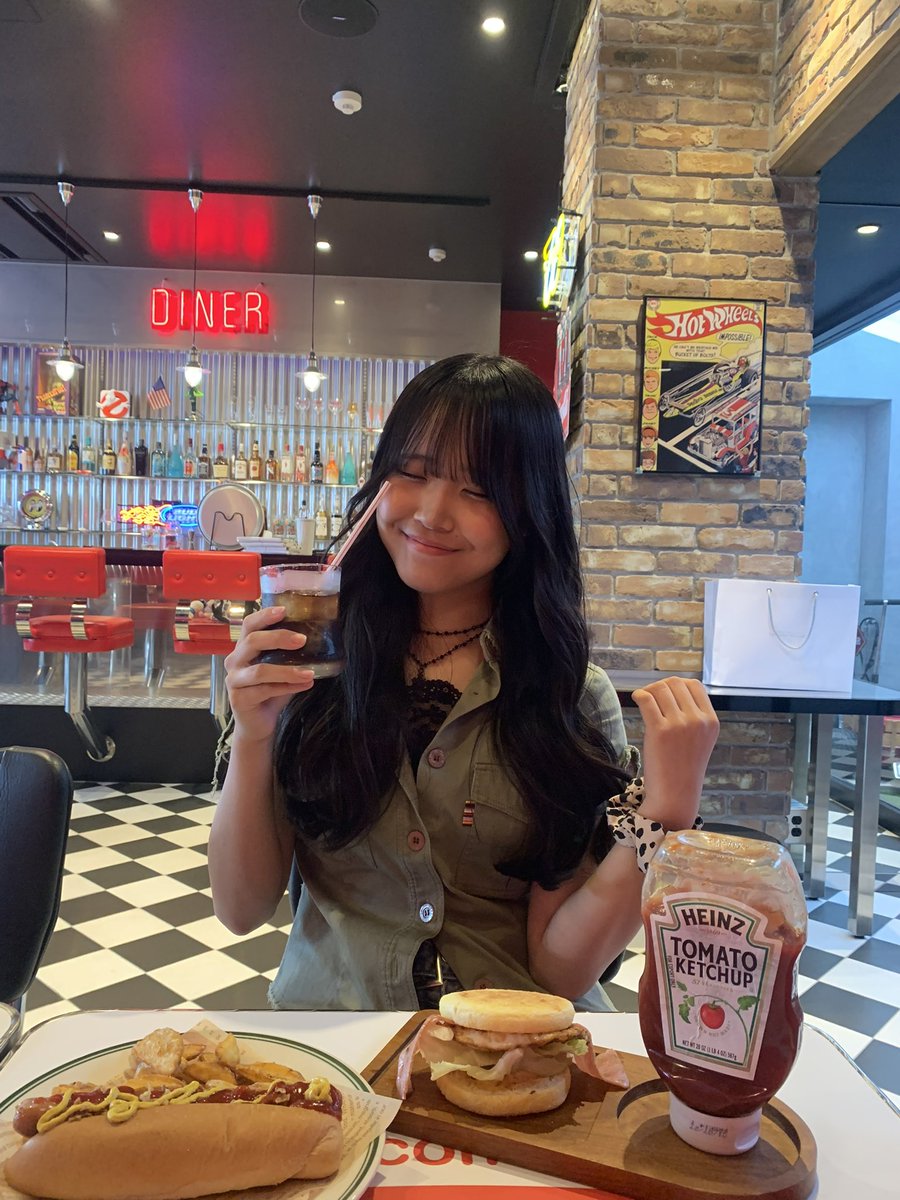 lana_milksummer's tweet photo. カフェだーーいすきなの♡♡
 #ミルクサマー #jc #カフェ https://t.co/yWPZB1BL2k