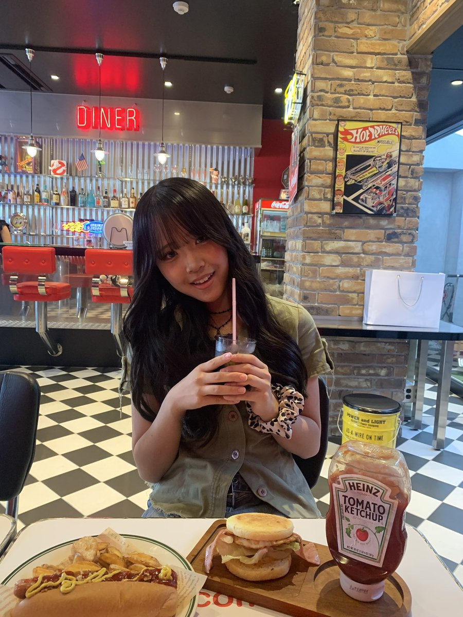 lana_milksummer's tweet photo. カフェだーーいすきなの♡♡
 #ミルクサマー #jc #カフェ https://t.co/yWPZB1BL2k