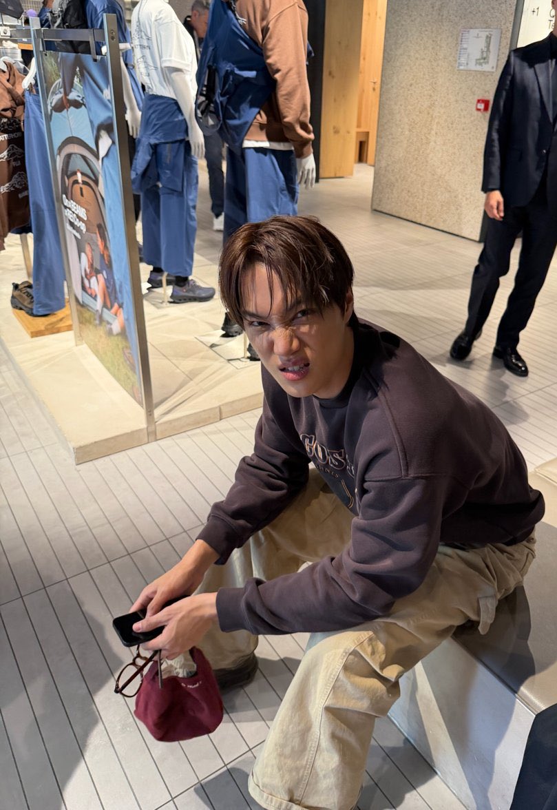 jonginpicss's tweet photo. https://t.co/vcKMJ5n0b6